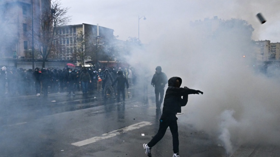  Neue Massenproteste in Frankreich - Zusammenst&ouml;&szlig;e in Paris und anderen St&auml;dten 