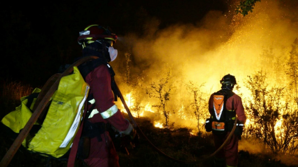  Un incendio quema 13.000 hect&aacute;reas a 100 km al norte de Madrid 