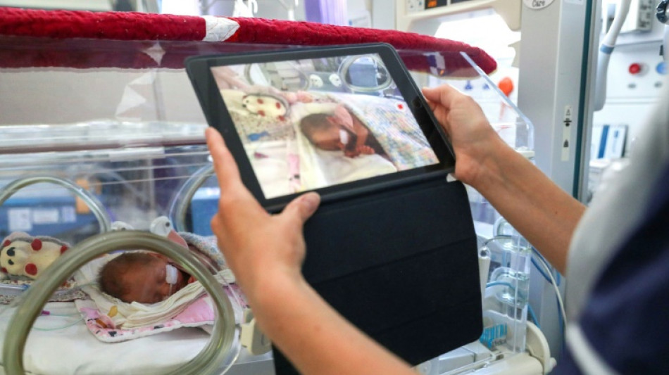 El contacto piel con piel es preferible a la incubadora para los prematuros, seg&uacute;n la OMS