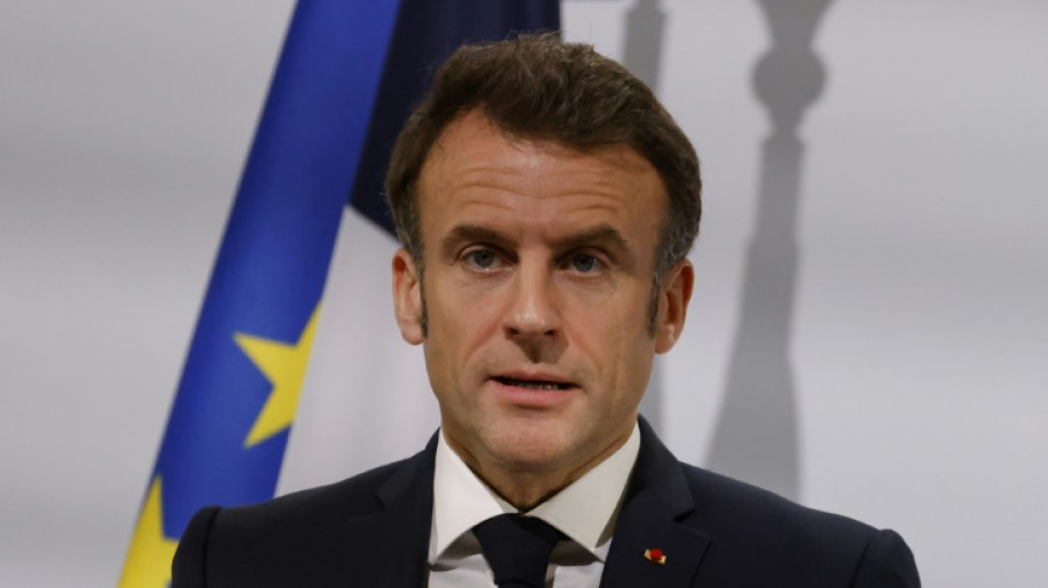 Macron dice a su llegada a Pek&iacute;n que China puede tener "un gran papel" para la paz en Ucrania