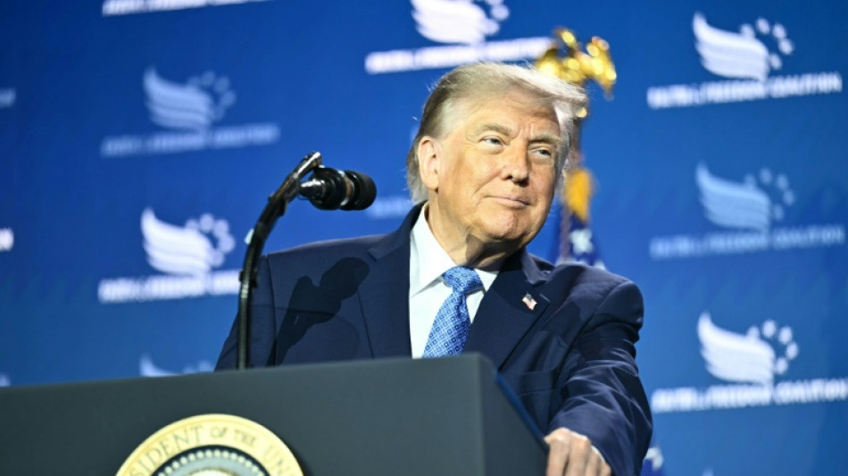  Trump blasts 'godless' Democrats in incendiary speech to evangelicals 