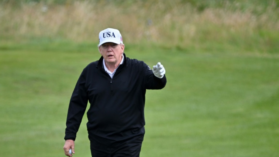 Trump met &agrave; jour ses surtaxes, le Canada et la Suisse durement touch&eacute;s