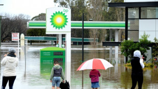 Zehntausende Menschen m&uuml;ssen an Australiens Ostk&uuml;ste vor Hochwasser fliehen