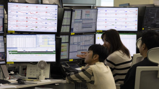 Borsa: l'Asia chiude contrastata in vista dei colloqui sui dazi