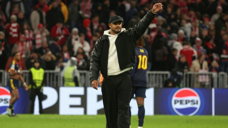  Bayern Munich coach Kompany in hospital after collapsing 