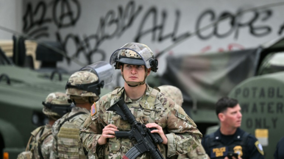 Trump dépêche plus de soldats à Los Angeles et fait planer la menace d'un état d'urgence