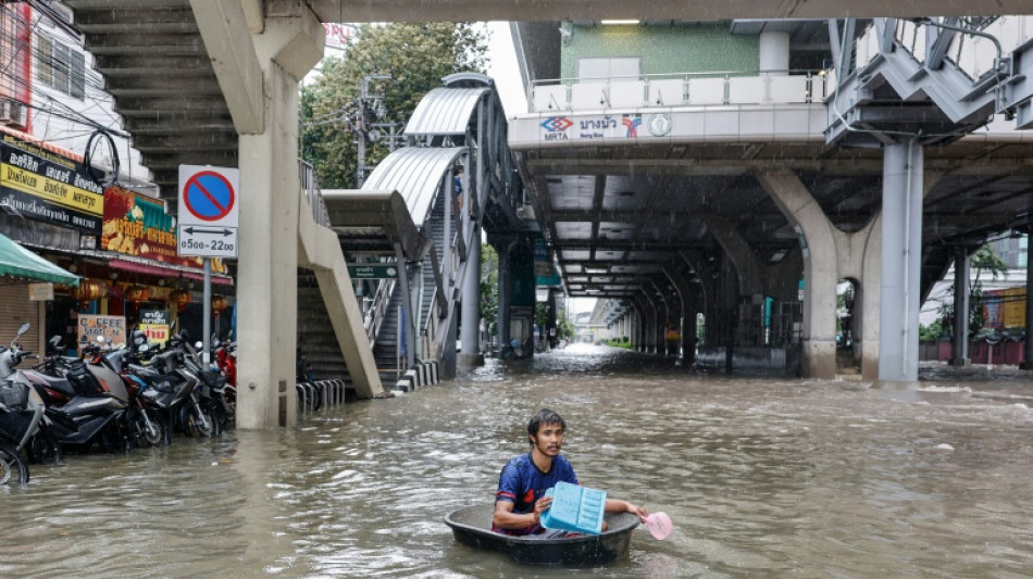  Canaux qui d&eacute;bordent et routes submerg&eacute;es: graves inondations &agrave; Bangkok 