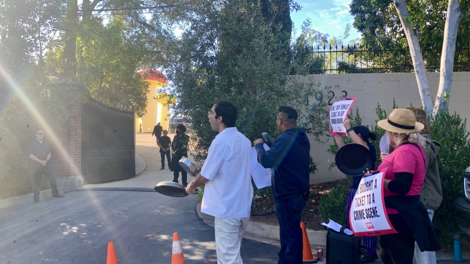 Ecco chi sta fermando Ren&eacute; Redzepi, dentro le proteste di Los Angeles 