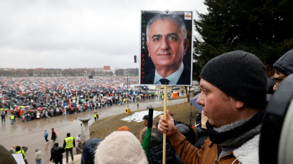  250.000 fordern in M&uuml;nchen Machtwechsel im Iran - Schah-Sohn will &Uuml;bergang anf&uuml;hren 