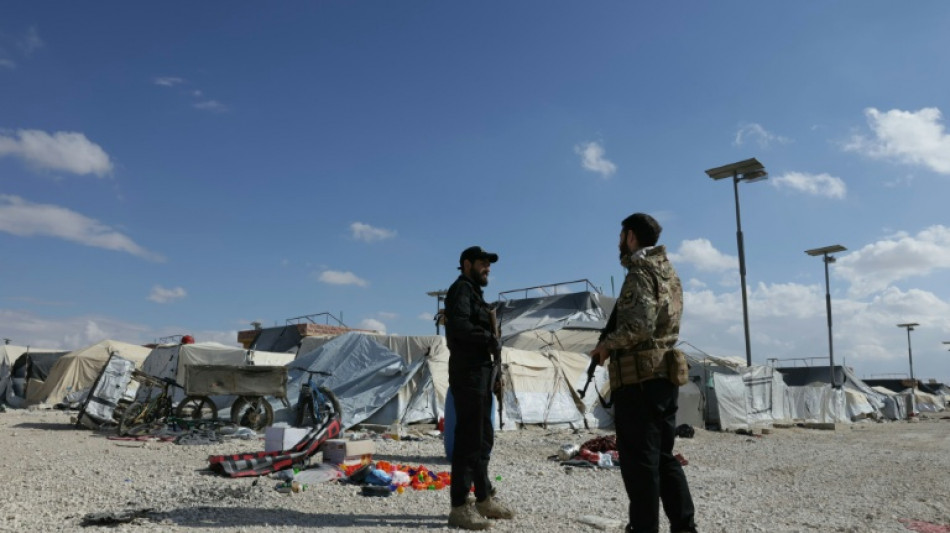  Dans le camp de proches de jihadistes d'al-Hol en Syrie, le "chaos total" 