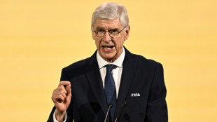 Wenger se diz 'cauteloso' sobre poss&iacute;vel mudan&ccedil;a na regra do impedimento