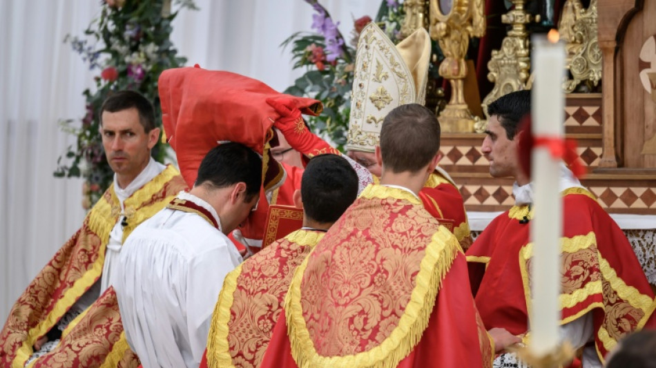  Catholic traditionalists risk schism in Church 