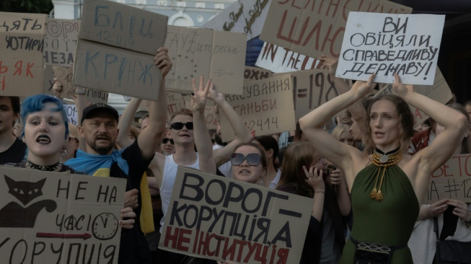 "Une Ukraine libre": &agrave; Kiev, la rue se soul&egrave;ve contre la loi mena&ccedil;ant les agences anticorruption