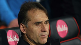Lopetegui viaja a Espa&ntilde;a por el funeral de su padre
