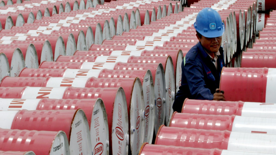 Il petrolio chiude in rialzo a New York un soffio sotto i 100 dollari