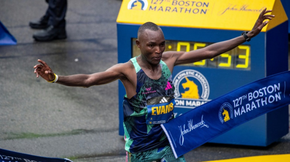 Athl&eacute;tisme: Evans Chebet remporte le marathon de Boston, le favori Kipchoge 6e
