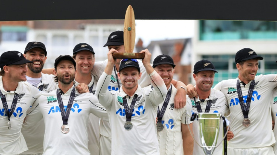  Latham hails 'old school' New Zealand after downing England 