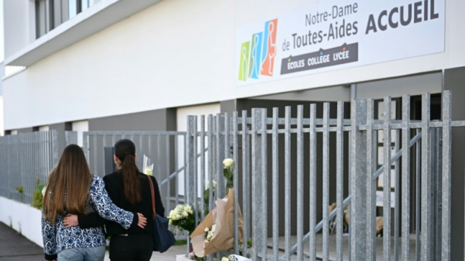 Elève tuée à Nantes: émotion et incompréhension au lycée au lendemain du drame