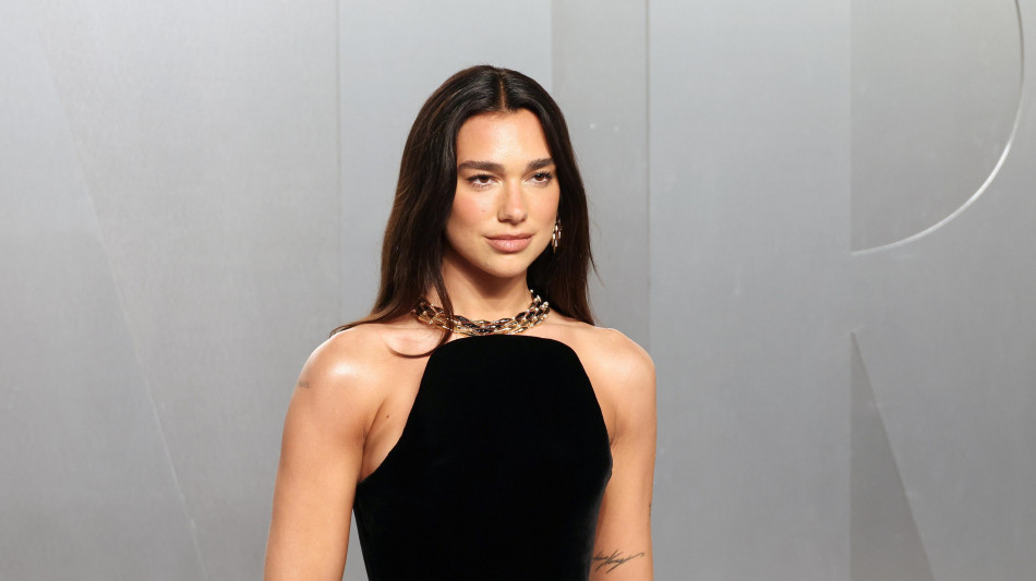  Dua Lipa fa causa alla Samsung negli Usa, 'utilizza mie foto per vendere tv' 