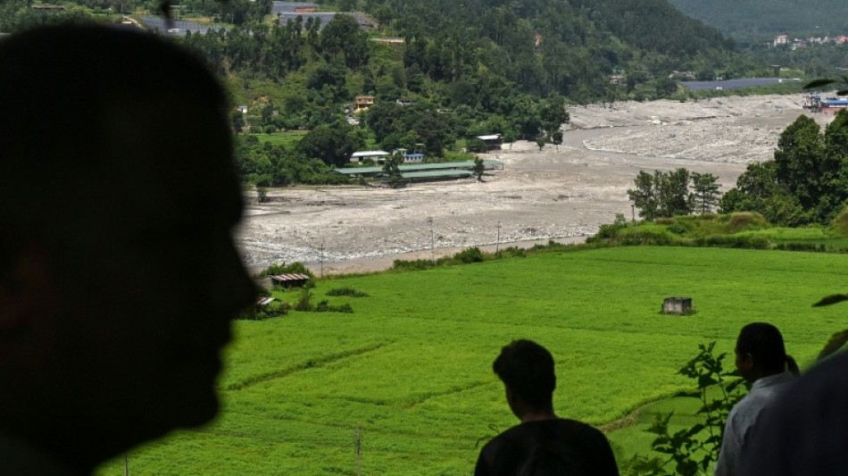  Crue dans l'Himalaya : pr&egrave;s de 2.500 personnes port&eacute;es disparues, les secours &agrave; pied d'oeuvre  