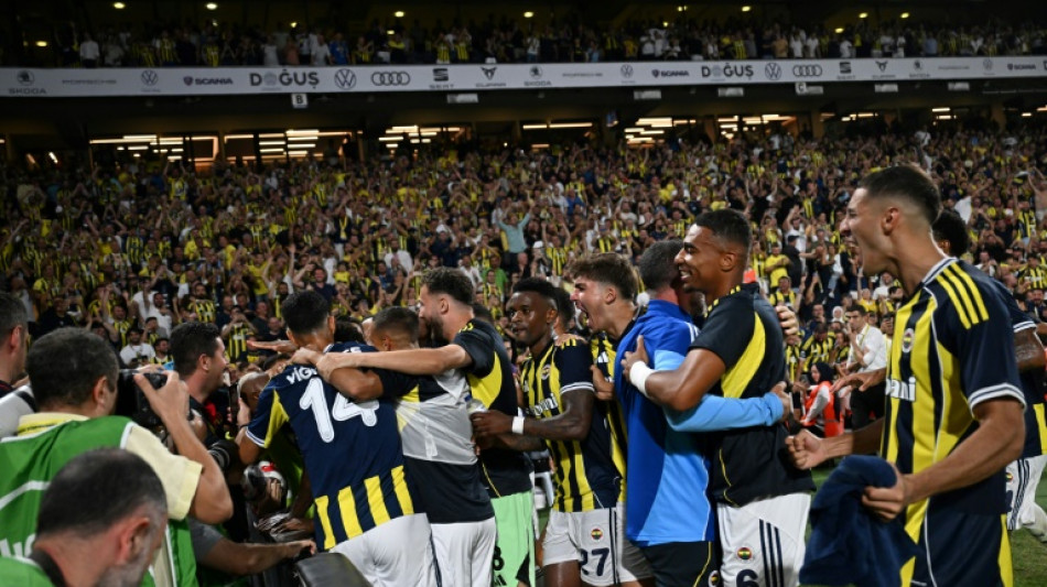 Five-goal Fenerbahce rally past Feyenoord, Rangers to meet Club Brugge