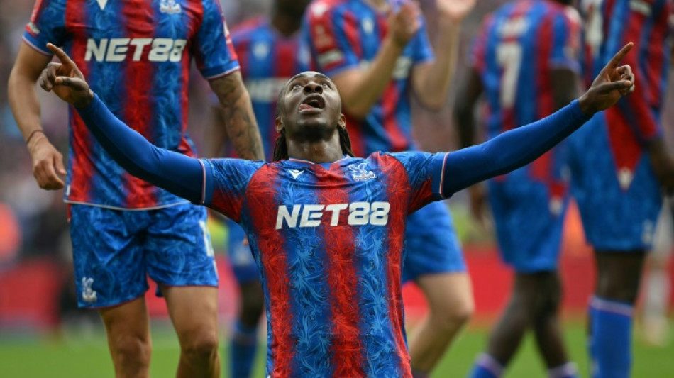 Crystal Palace surpreende Aston Villa (3-0) e vai &agrave; final da FA Cup