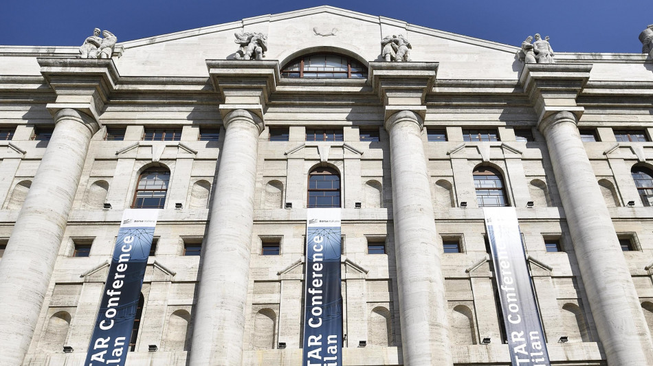 Borsa: Milano apre in calo, Ftse Mib -0,8