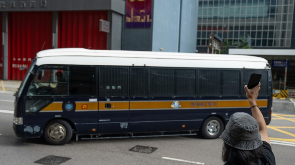 Des dessins de moutons et de loups valent 19 mois de prison &agrave; cinq Hongkongais