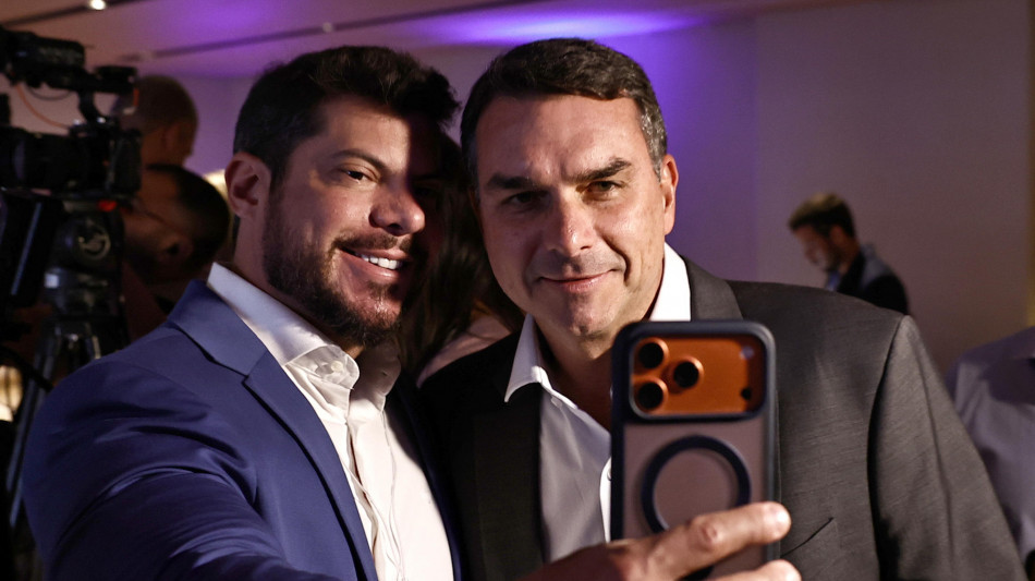  Brasile, Fl&aacute;vio Bolsonaro vola negli Usa prima del vertice Lula-Trump 