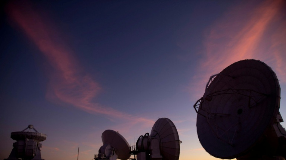  Constela&ccedil;&otilde;es de sat&eacute;lites podem amea&ccedil;ar a astronomia, alerta estudo 