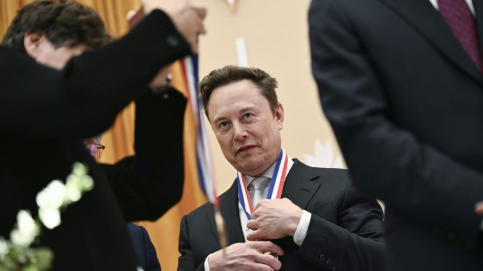  Musk virevolte &agrave; nouveau, sans effacer les traces de son virage politique 