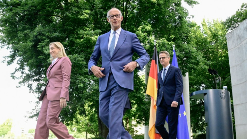  Steinmeier ernennt drei neue Minister - Unionsfraktion w&auml;hlt Frei zum Chef 