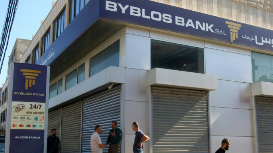 Liban: cinq "braquages" de banques en une journ&eacute;e, des clients exigent leurs &eacute;conomies