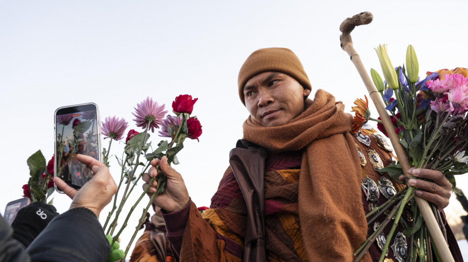  Dopo 4.000 km il 'cammino della pace' dei monaci buddisti arriva a Washington 