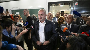 Ex-presidente Radev, aberto ao di&aacute;logo com a R&uacute;ssia, vence elei&ccedil;&otilde;es na Bulg&aacute;ria