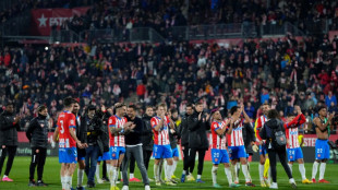 El Girona visita al colista Almer&iacute;a con sus rivales por el t&iacute;tulo en Arabia