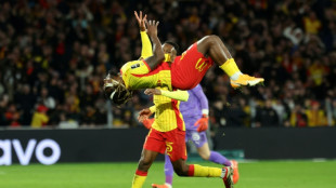 Lens bate Rennes e &eacute; l&iacute;der provis&oacute;rio; Lyon vence apesar da expuls&atilde;o de Endrick