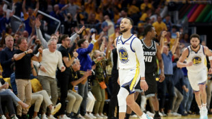 NBA: Golden State &eacute;galise contre les Kings, Minnesota obtient un sursis