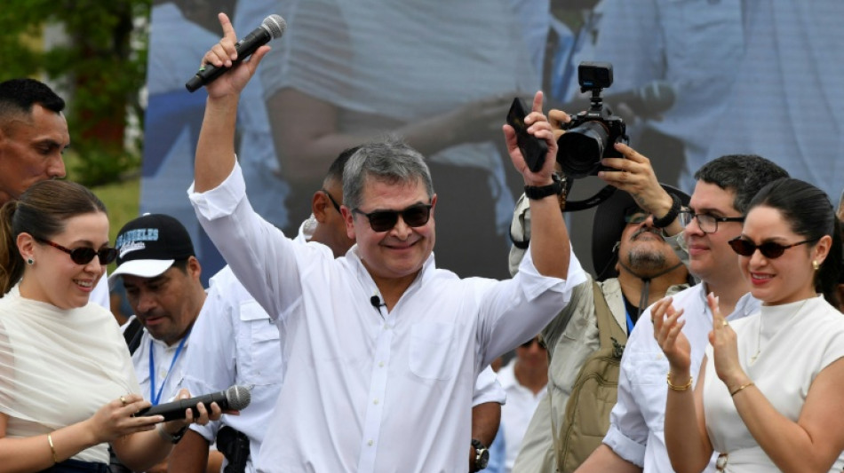  Condenado por narcotr&aacute;fico, ex-presidente Hern&aacute;ndez volta a Honduras ap&oacute;s indulto de Trump 