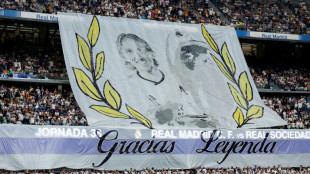 Foot: les supporters du Real Madrid rendent hommage aux "l&eacute;gendes" Modric et Ancelotti