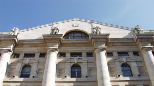 Borsa: Milano +0,43% con le banche, Leonardo e petroliferi