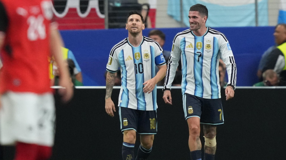  ++ Mondiali: 2-0 all'Austria, Argentina ai sedicesimi di finale ++ 