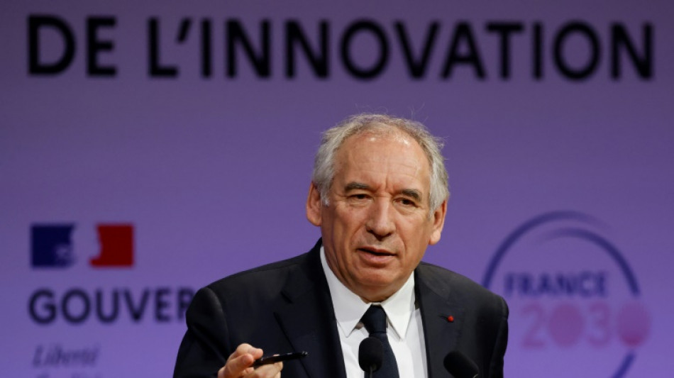Bayrou: une marge de man&oelig;uvre r&eacute;duite par les crises