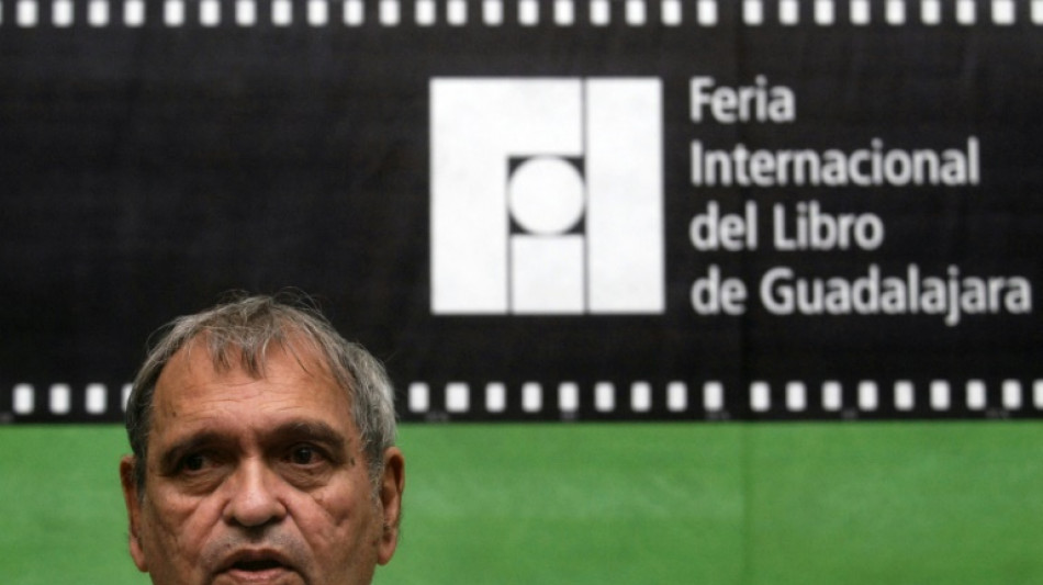 El Cervantes premia la poes&iacute;a del venezolano Rafael Cadenas