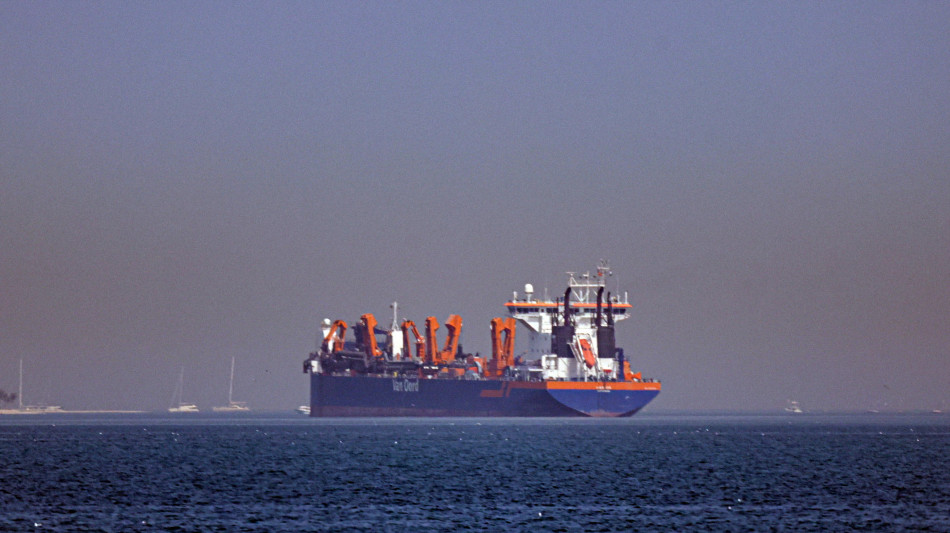  Crollano i prezzi del petrolio del Golfo, Oman-Dubai gi&ugrave; di 45 dollari a 110 