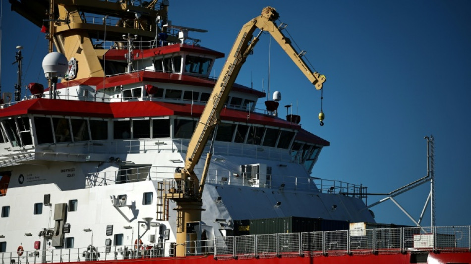  UK launches hi-tech mission to study Greenland ice melt 