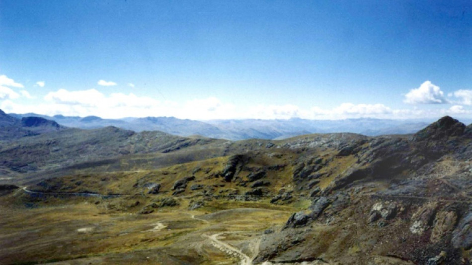 Mina de cobre Las Bambas de Per&uacute; paralizada por toma de instalaciones