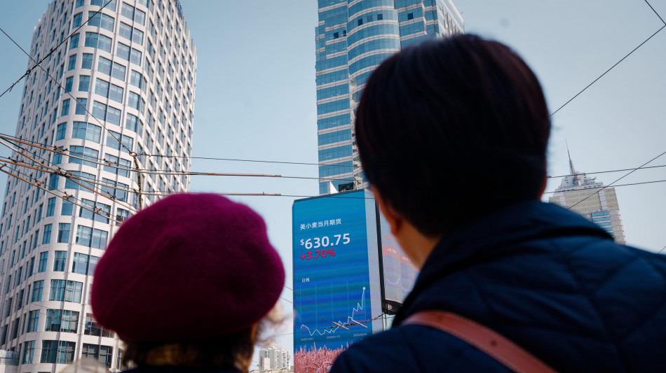  Borsa: Cina contrastata nelle prime battute, Shanghai piatta e Shenzhen -0,13% 