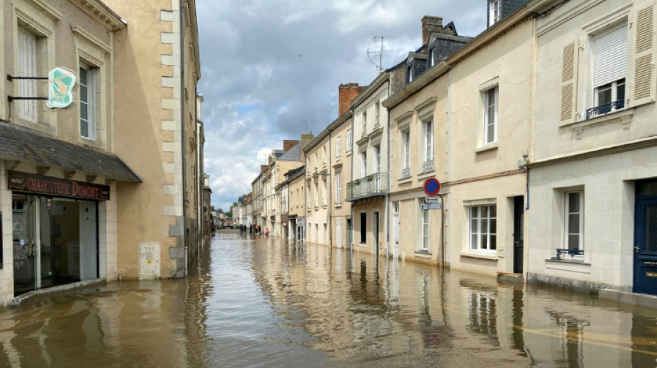 Crues: vigilance rouge lev&eacute;e en Mayenne et Maine-et-Loire, baisse des eaux &agrave; Craon