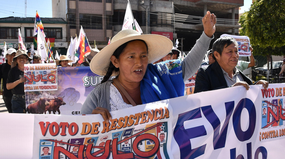  Bolivia, Evo Morales annuncia una nuova marcia contro il governo 